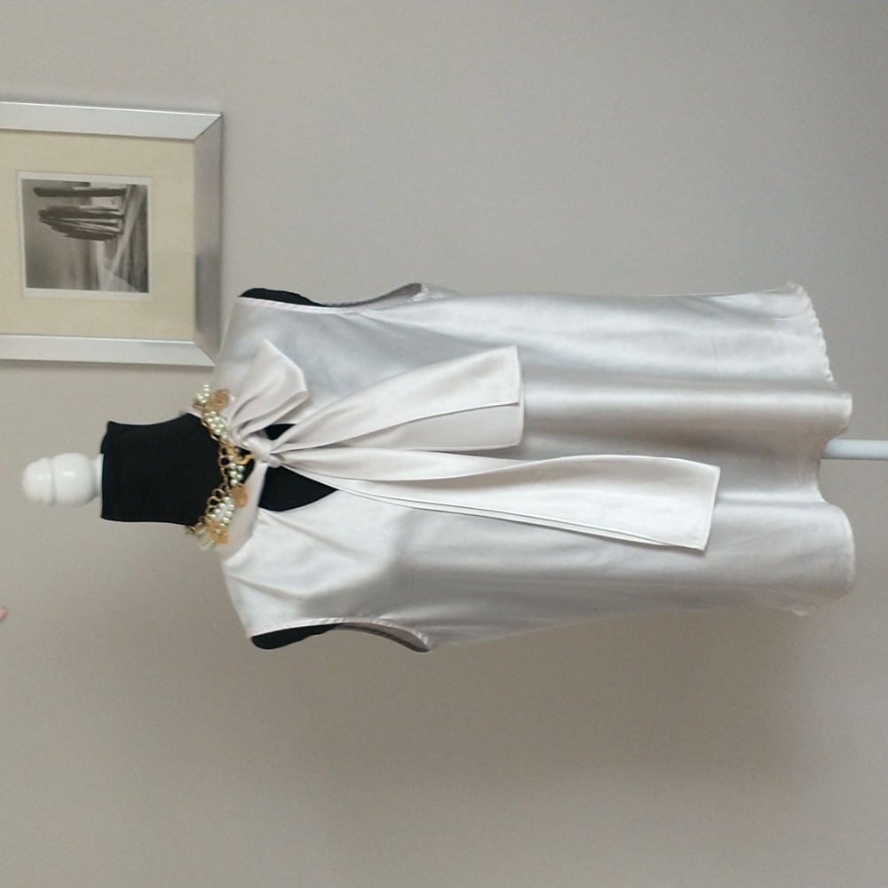 Nine West Cream Sleeveless Blouse with Bow